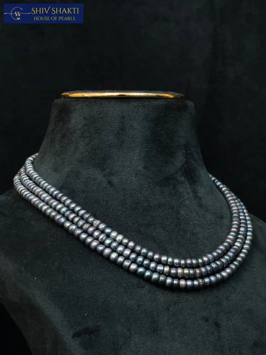 3 Line Black Attractive Necklace Necklace / Mala