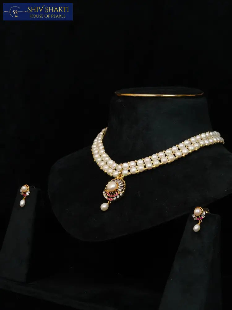 Aura Button Pearls Necklace