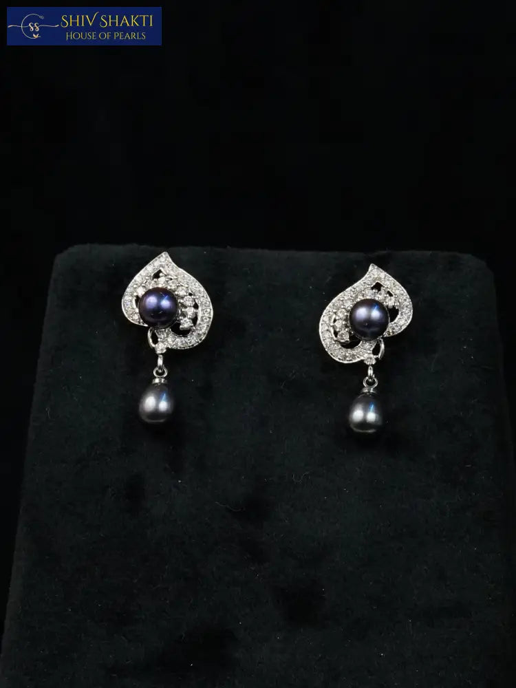 Black Pearl Delicate Design Pearl Necklace / Mala