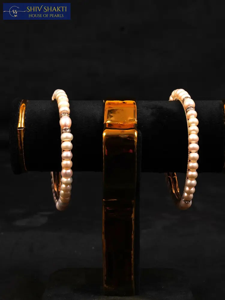 Classic Pearl Bangle