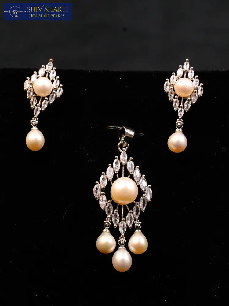 Diamond Shape Pearl Locket