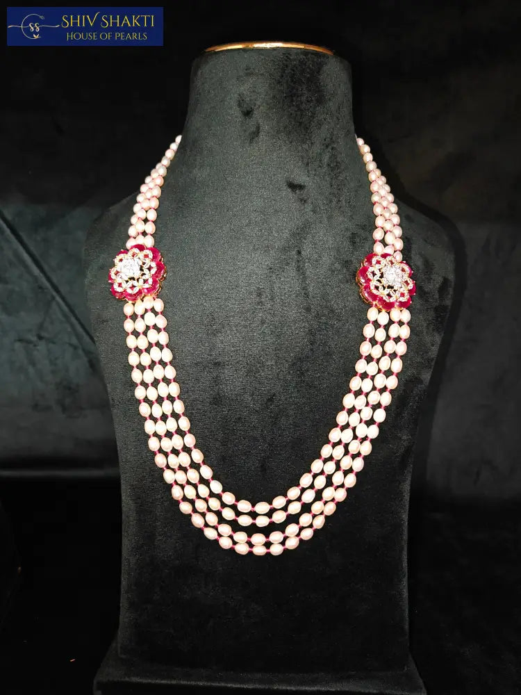 Elegant flower Brooch Pearl Necklace Set Necklace / Mala