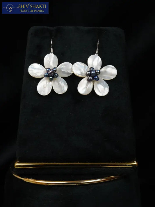 Oyster Flower with Blue Pearl