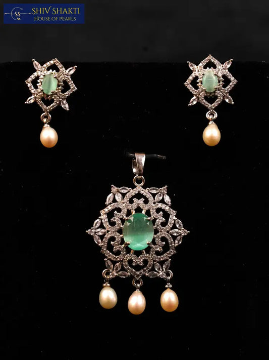 Party Pearl Drop Locket