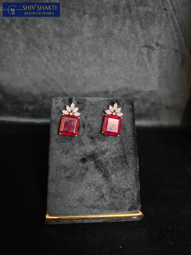 Ruby Brooch with Pearl Necklace / Mala