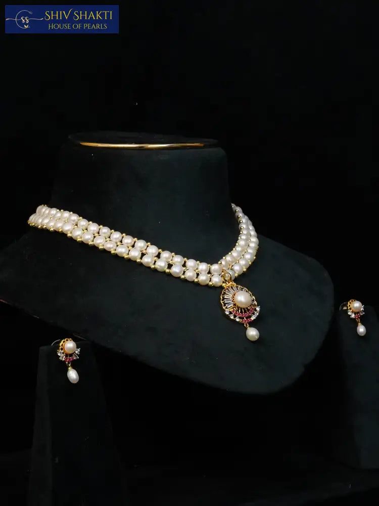 Aura Button Pearls Necklace