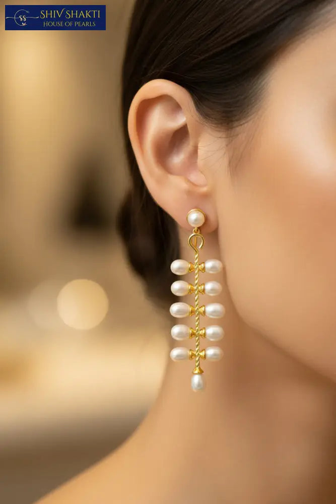 aura grain drop White Pearl Earrings