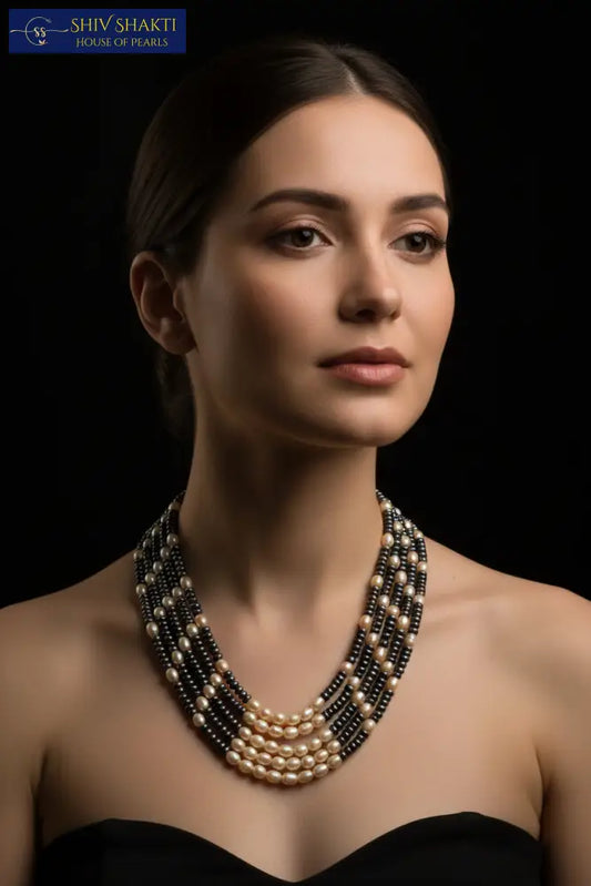 Black and white Pearl necklace 3-4mm Necklace / Mala