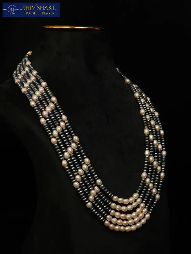 Black and white Pearl necklace 3-4mm Necklace / Mala