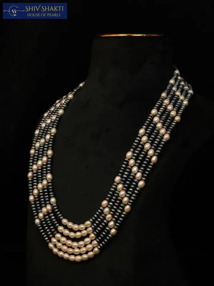 Black and white Pearl necklace 3-4mm Necklace / Mala