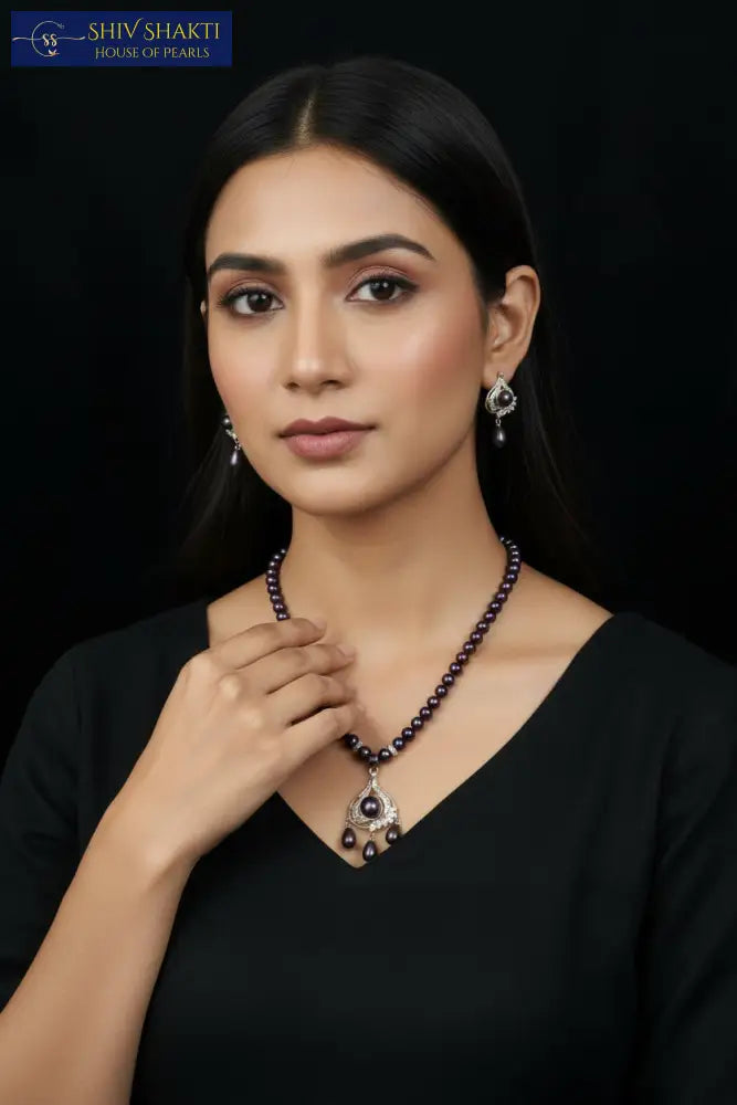 Black Classic Pearl Necklace Pearl Necklace / Mala