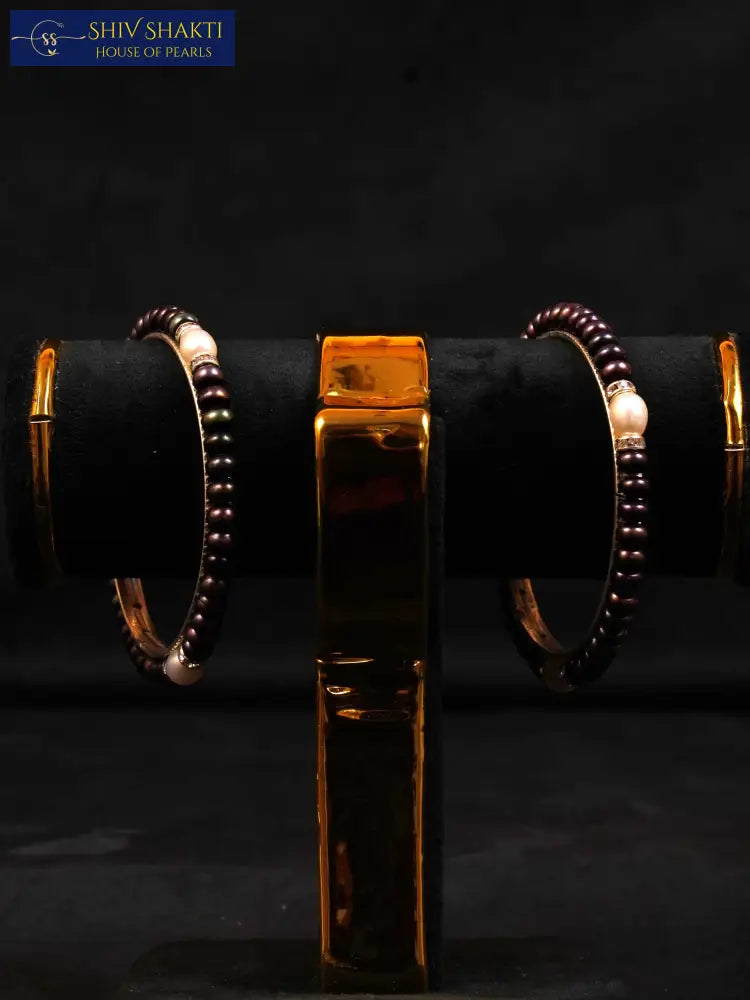 Black n White Flat Pearl Bangle