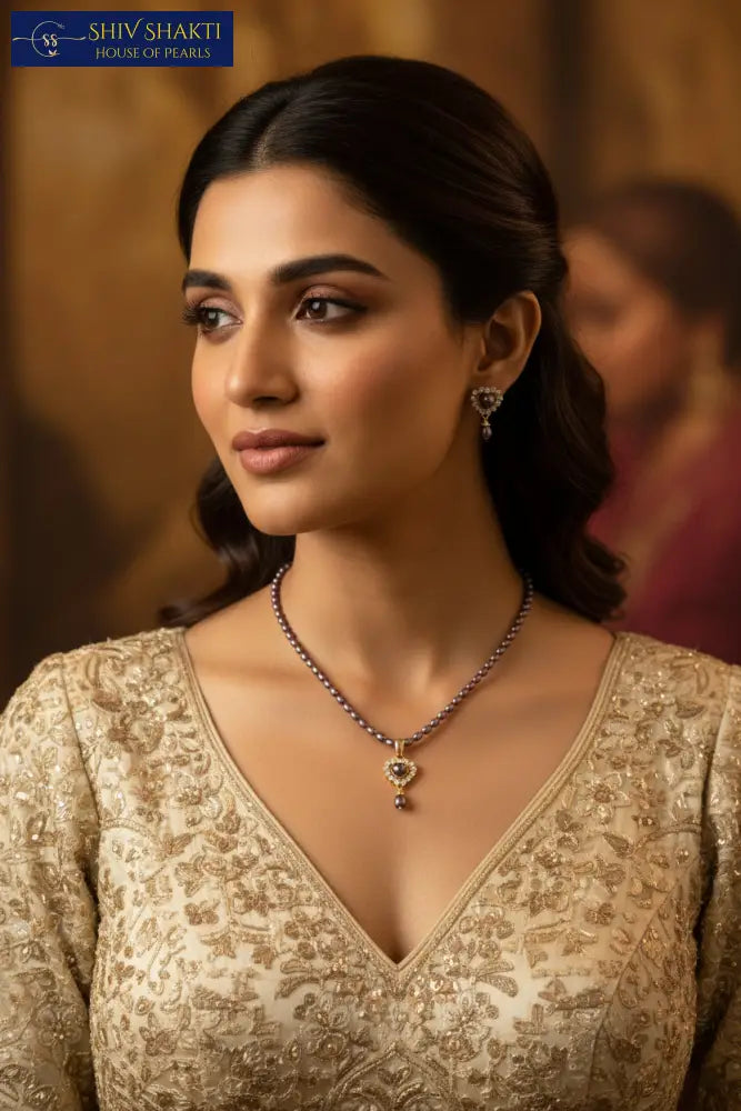 Black Oval Sophisticated Necklace Pearl Necklace / Mala