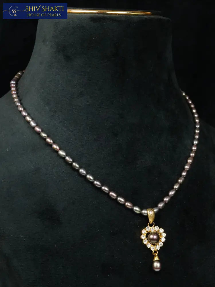 Black Oval Sophisticated Necklace Pearl Necklace / Mala