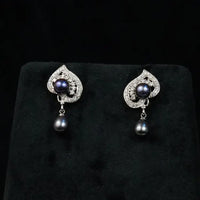 Black Pearl Delicate Design Pearl Necklace / Mala