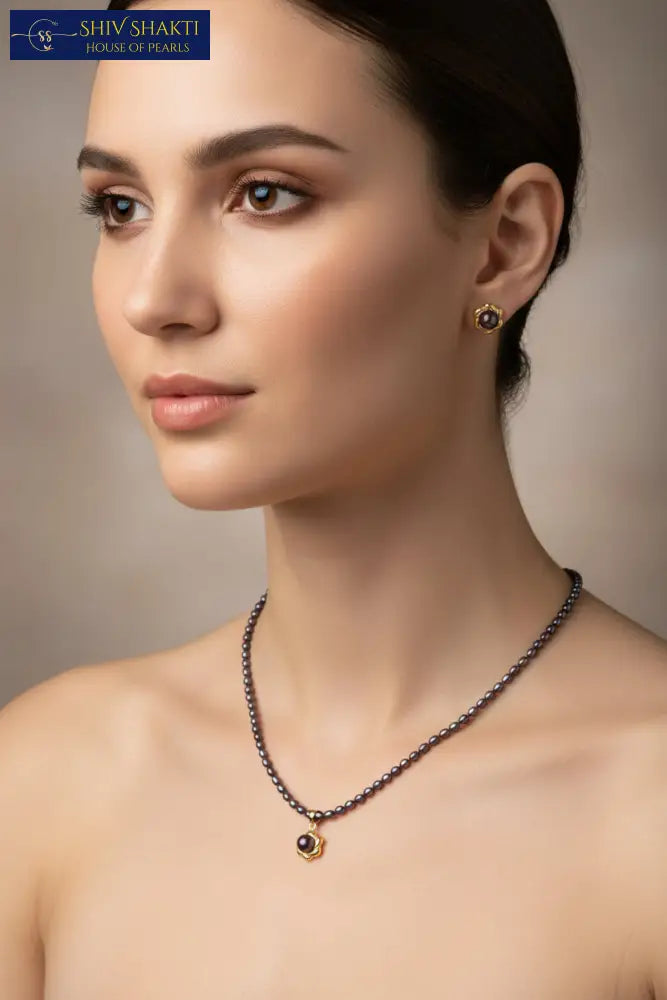 Black Pearl Set Pearl Necklace / Mala