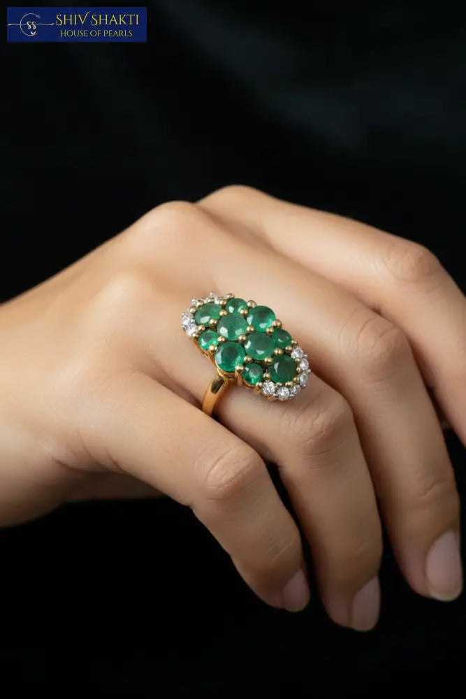 Bold Elegance Emerald Silver Jewellery