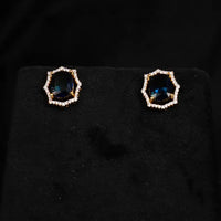 Brooch with Sapphire Stone Pearl Necklace / Mala