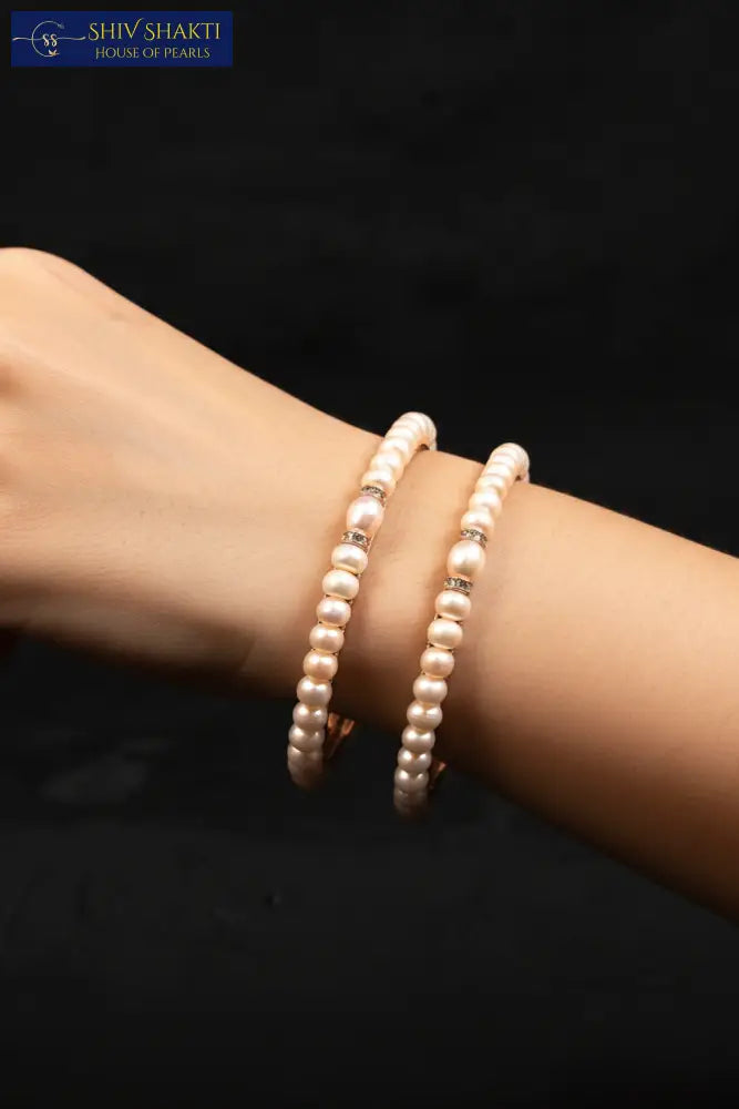 Classic Pearl Bangle