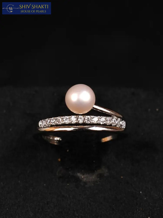 Classic Pearl Ring
