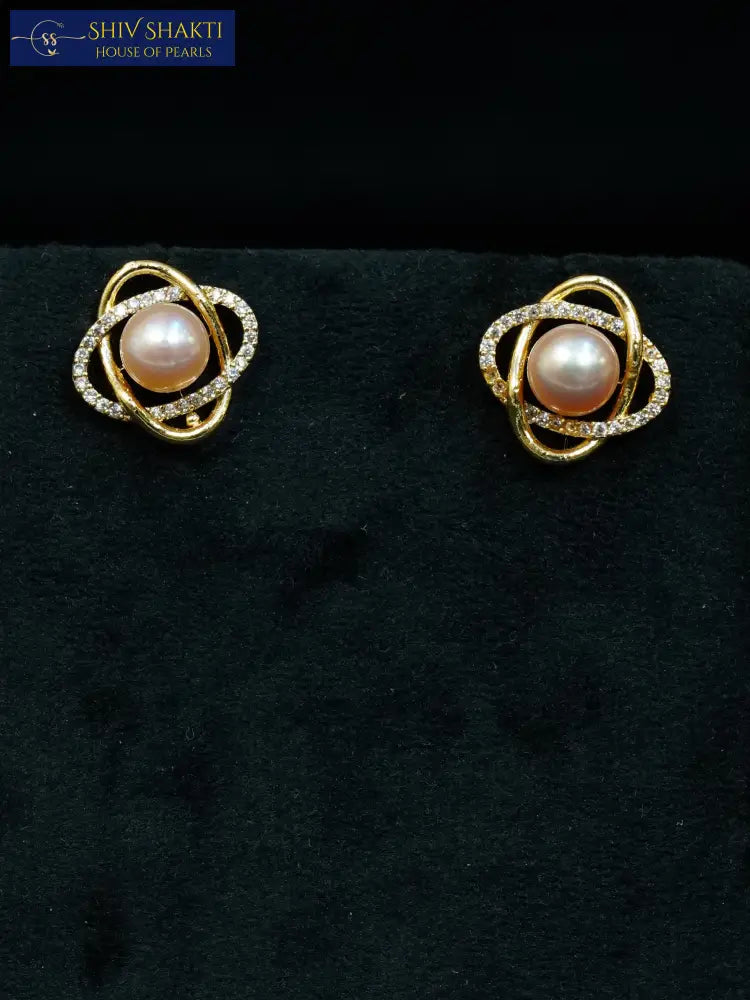 Classic Pearl Swirl Stud Pearl Studs