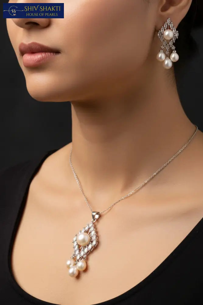 Diamond Shape Pearl Locket