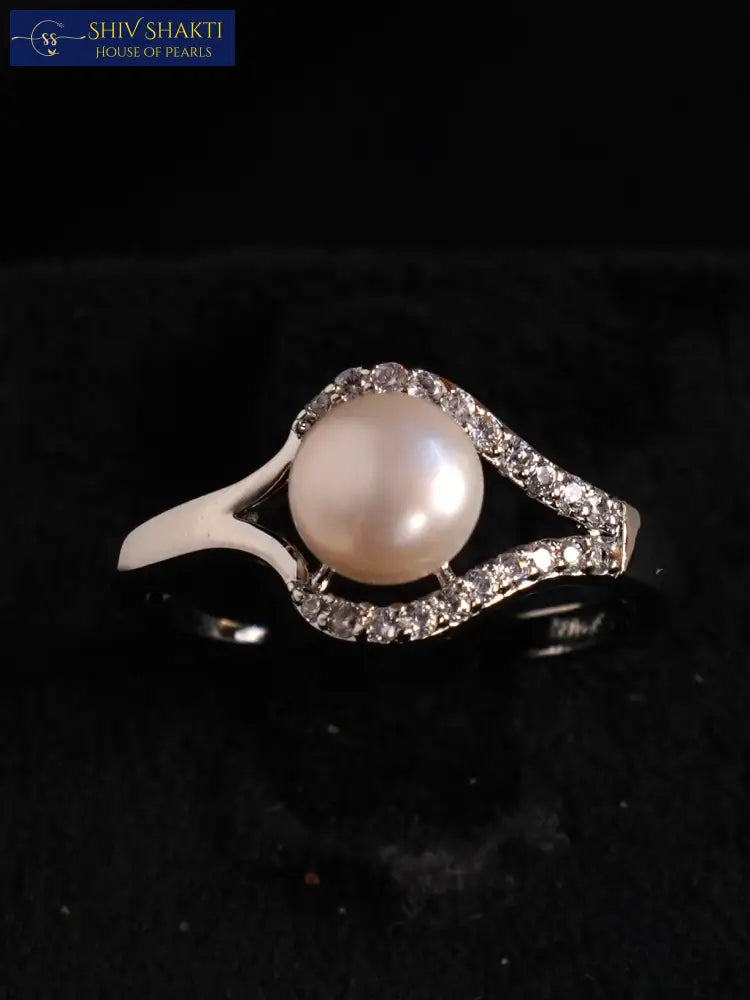 Elegant Pearl Ring