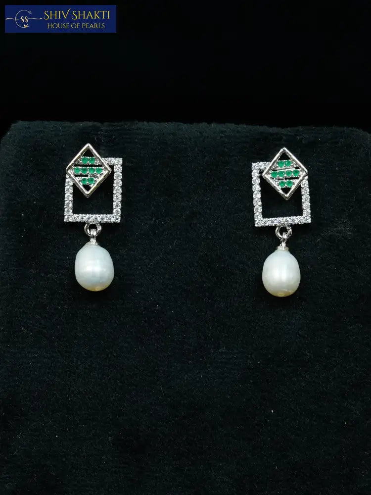 Emerald Pearl Dangle Earring Pearl Earrings