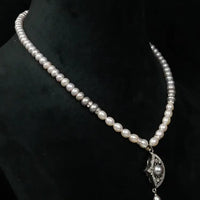 Graceful Pearl Necklace Pearl Necklace / Mala
