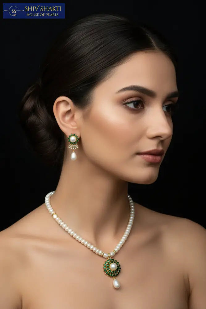 Green Onyx Necklace Pearl Necklace / Mala