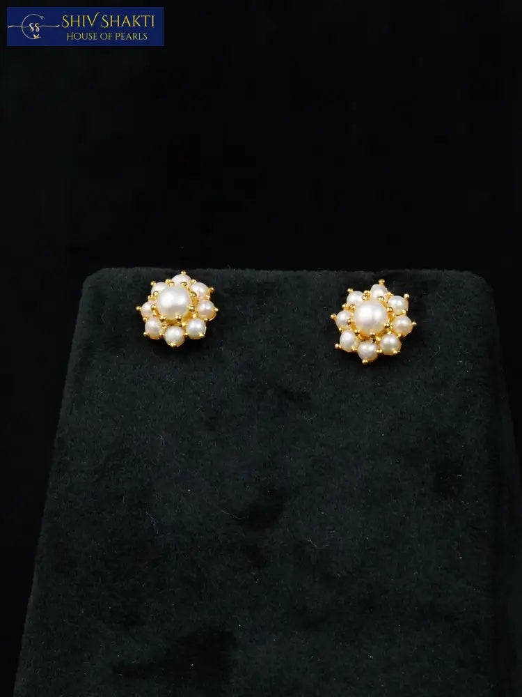 Majestic Pearl Flower Necklace / Mala