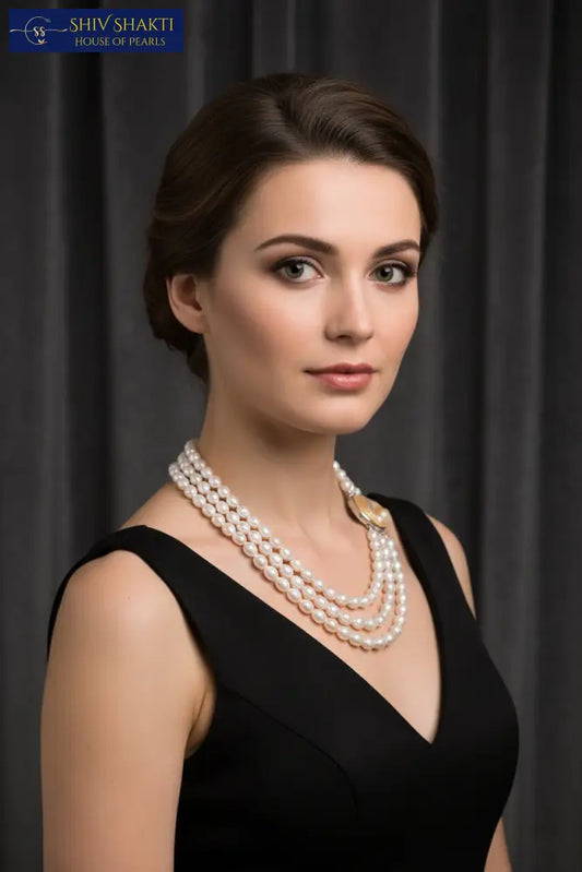 Pearl Broch with Mother of Pearl Necklace / Mala