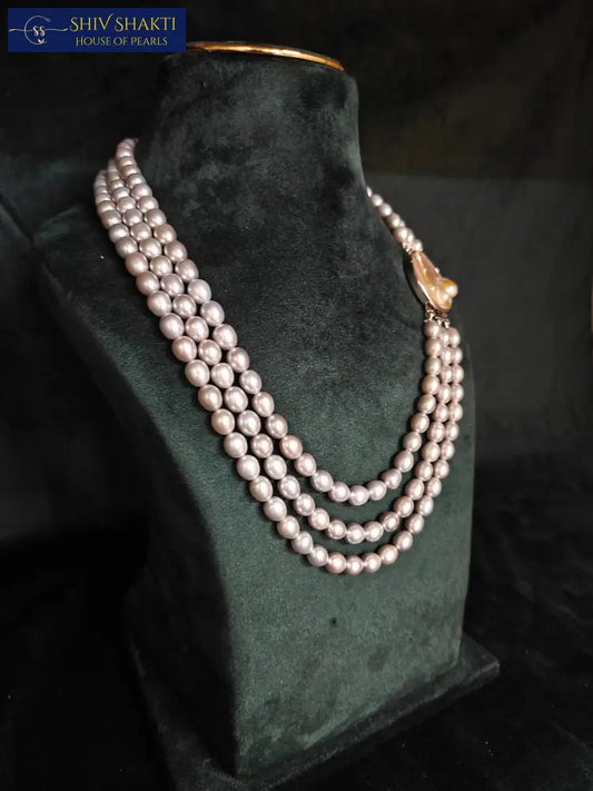 Pearl Broch with Mother of Pearl Necklace / Mala
