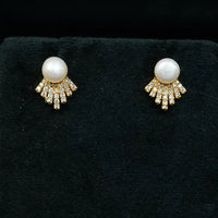 Pearl Fan Stud Pearl Studs