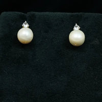 Pearl Stud With Diamond Accent Pearl Studs