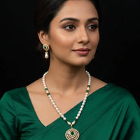 Pearl with Party Pendant Necklace / Mala