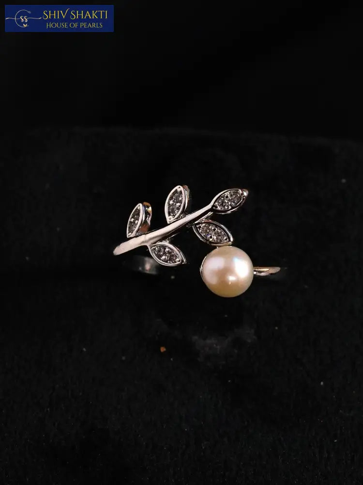 Petal Ring with Pearl