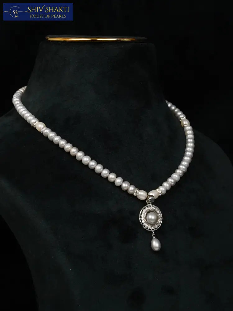 Polished Pearl Set Pearl Necklace / Mala