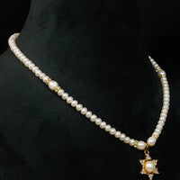 Star Pendant with Pearl Pearl Necklace / Mala