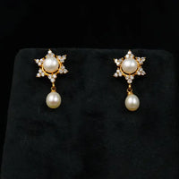 Star Pendant with Pearl Pearl Necklace / Mala