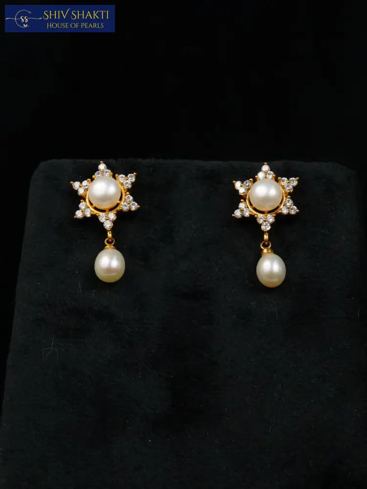 Star Pendant with Pearl Pearl Necklace / Mala