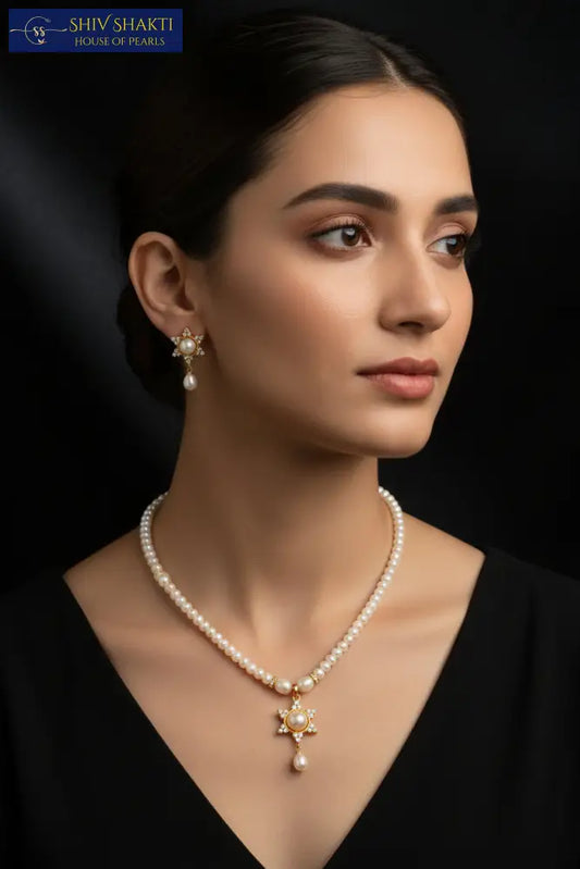 Star Pendant with Pearl Pearl Necklace / Mala