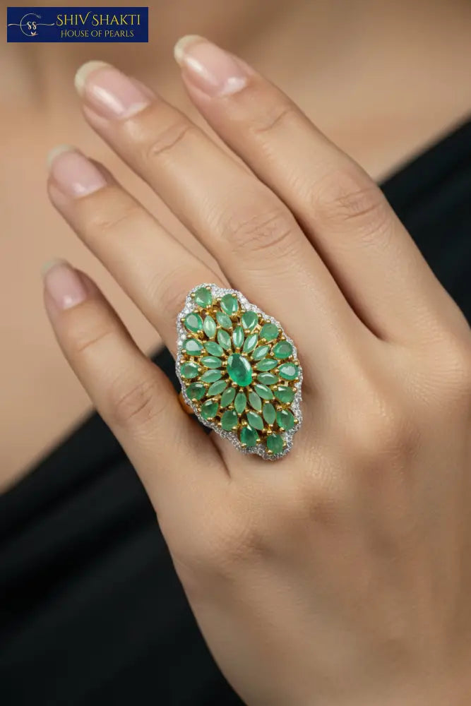 Traditional Emerald Pure silver Silver Jewellery